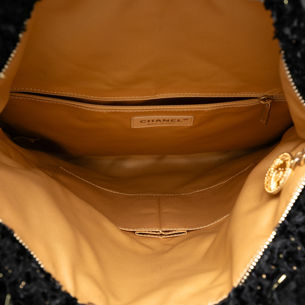 Pre-Loved Chanel Paris Cosmopolite Tweed Fringe Clutch - Picture 4 of 7